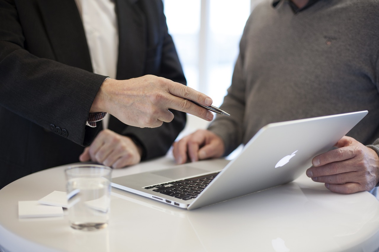 Co-managed IT vs Fully Managed IT: Which Option Is Better? - Vimarsana News